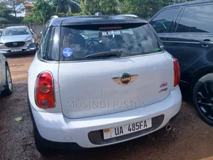 Mini Cooper 2011 White