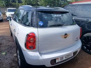 Mini Cooper 2011 White