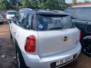 Mini Cooper 2011 White