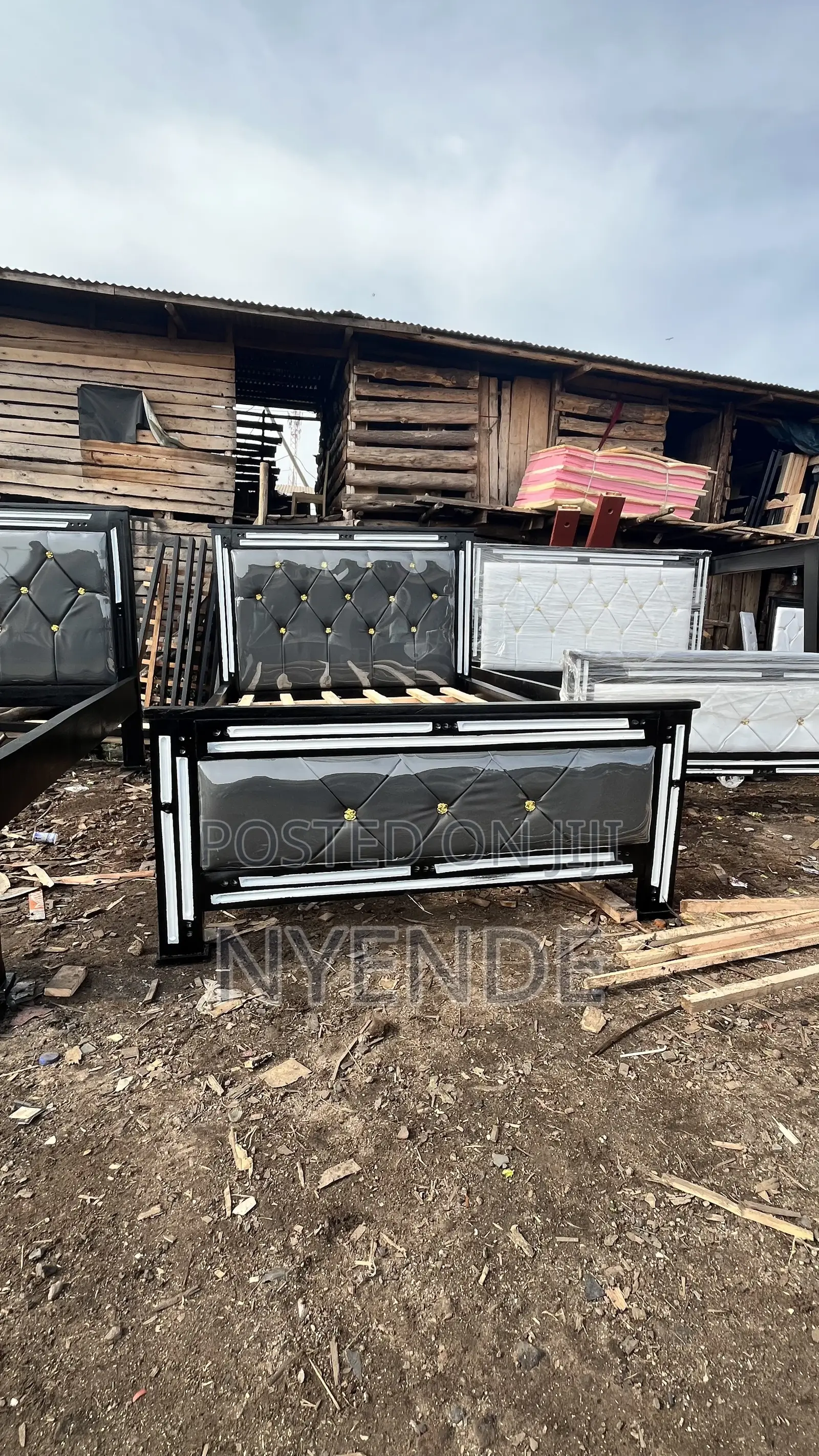 Good Leathered Beds