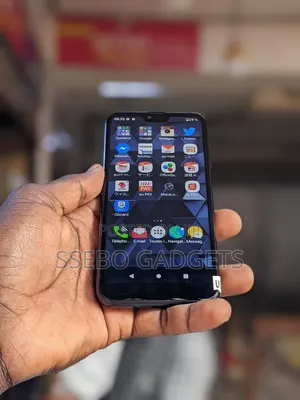Kyocera Gratina 32 GB Gray