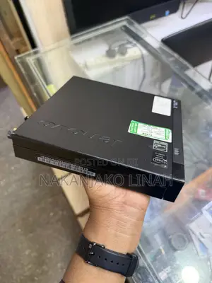 Desktop Computer Lenovo 4GB Intel Core i3 HDD 32GB