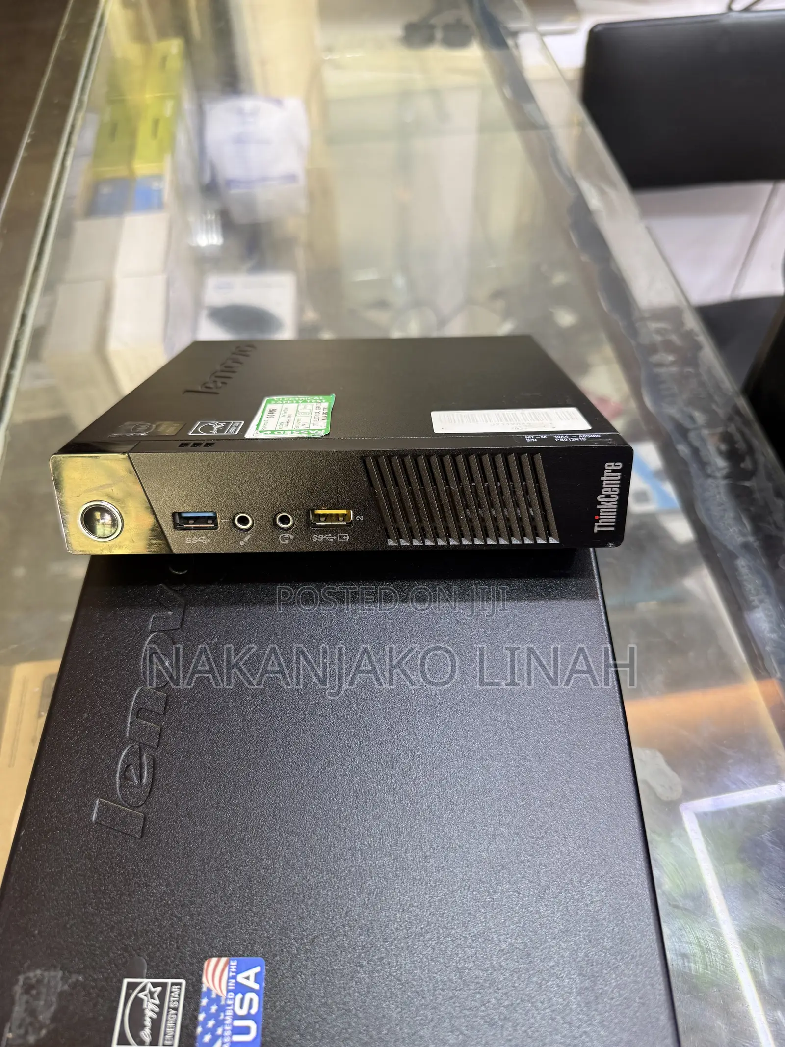 Desktop Computer Lenovo 4GB Intel Core i3 HDD 32GB