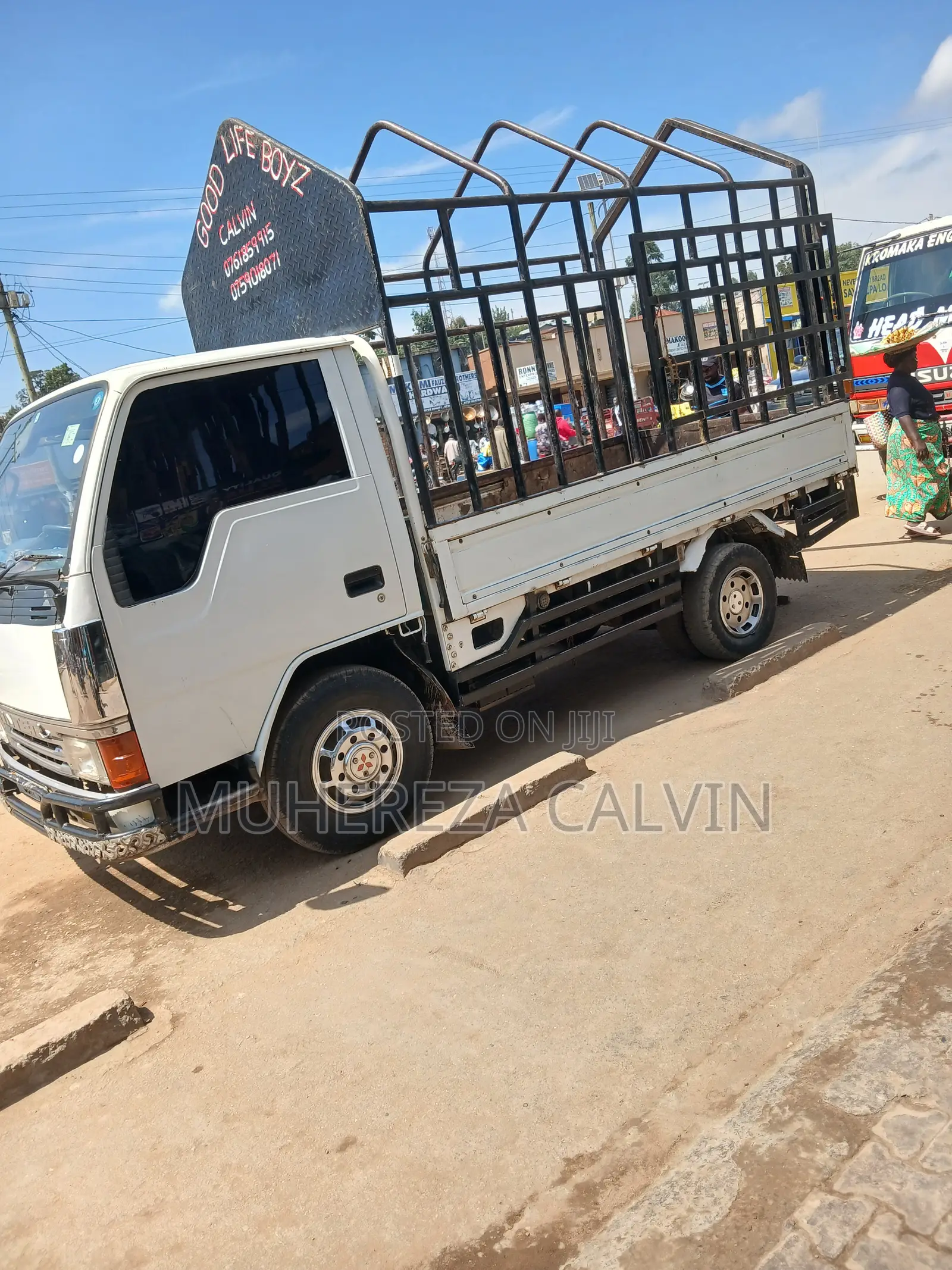 Mitsubishi Canter 4D32 1998 White