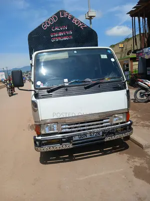 Mitsubishi Canter 4D32 1998 White