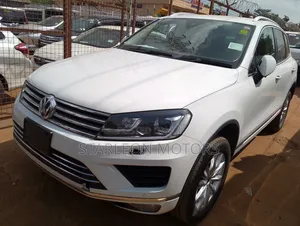 Volkswagen Touareg V6 Executive AWD 4MOTION 2015 White