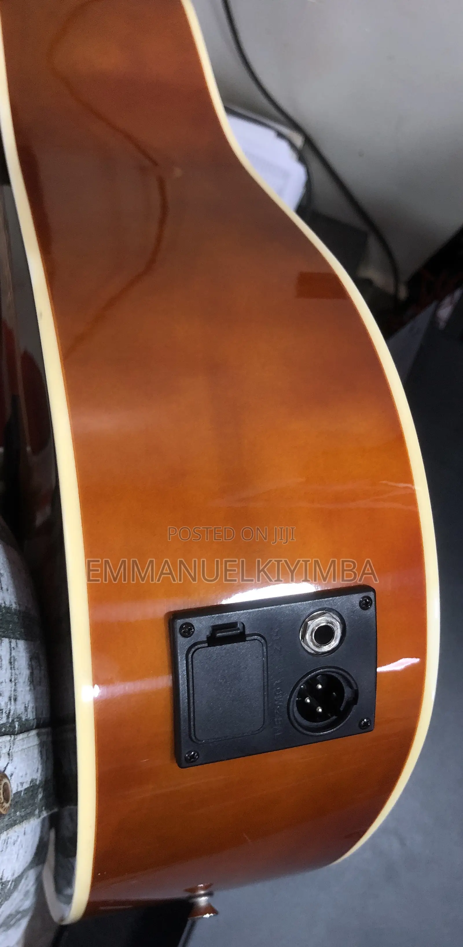 Acoustic Powered Guitar
