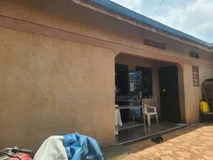 7bdrm House in Makindye for sale