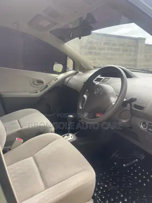 Toyota Vitz 2007 Green