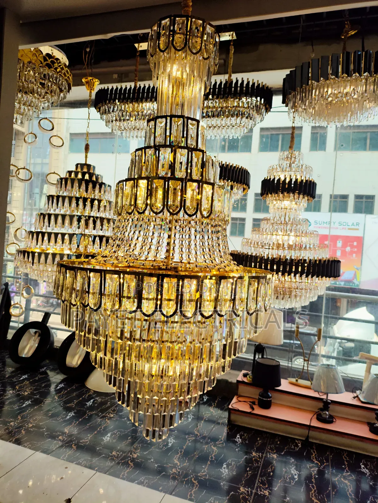Luxury Classy Chandelier Light