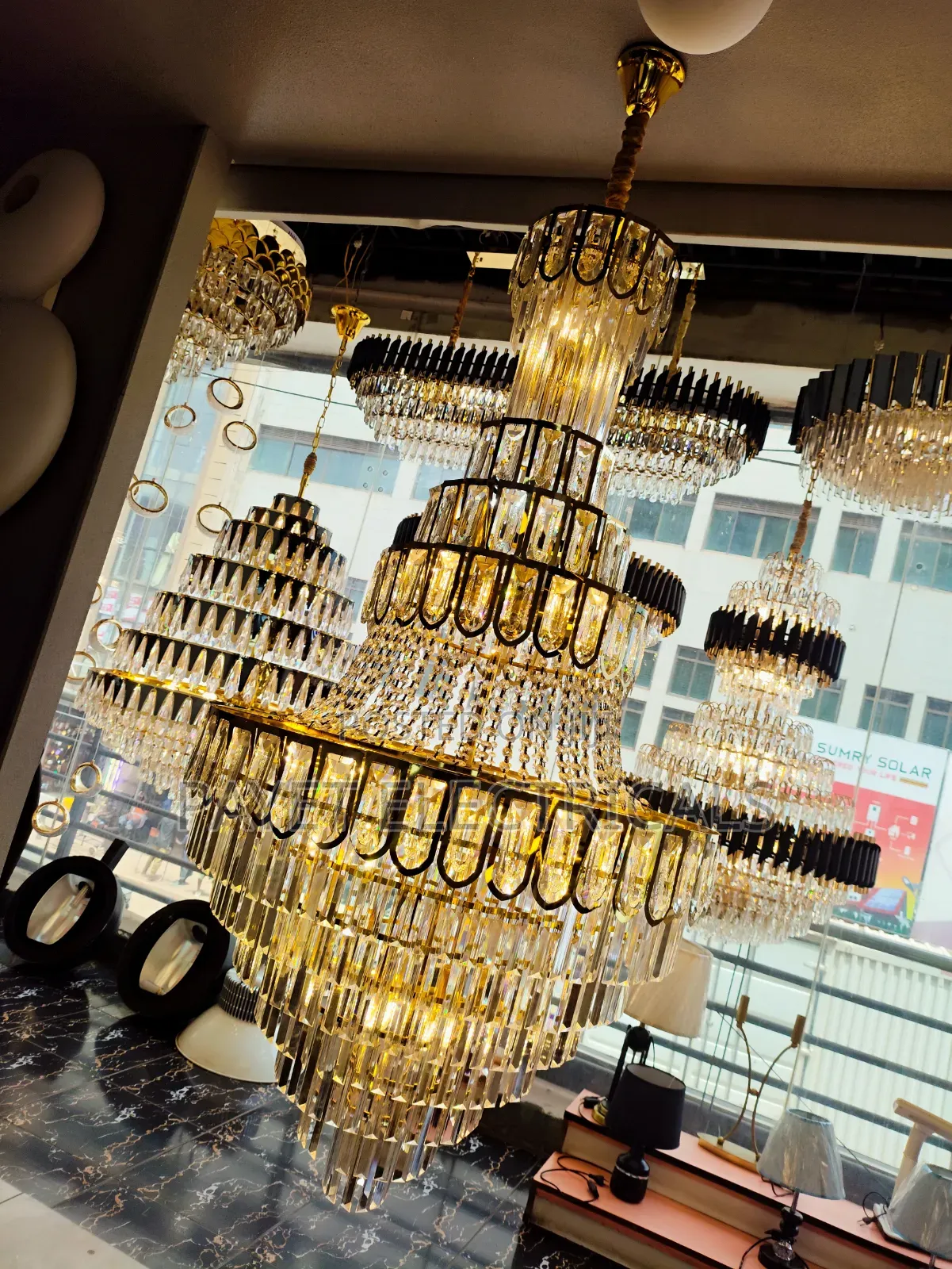 Luxury Classy Chandelier Light