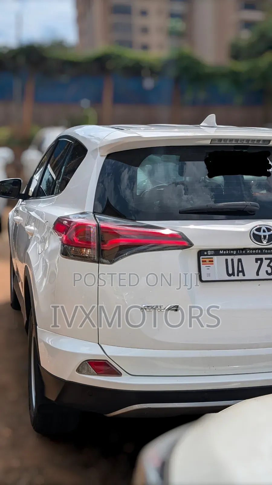 Toyota RAV4 LE 4dr SUV AWD (2.5L 4cyl 6A) 2015 Off white