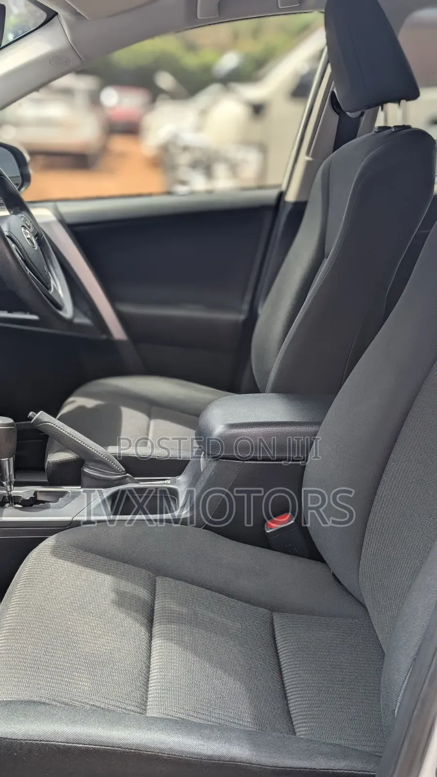 Toyota RAV4 LE 4dr SUV AWD (2.5L 4cyl 6A) 2015 Off white