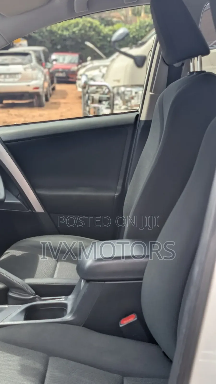 Toyota RAV4 LE 4dr SUV AWD (2.5L 4cyl 6A) 2015 Off white