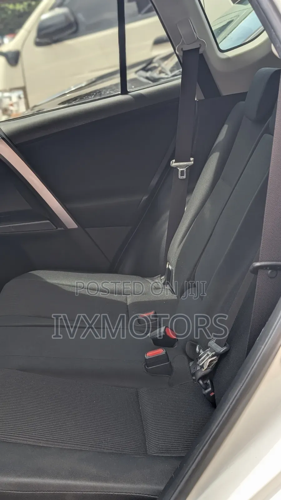 Toyota RAV4 LE 4dr SUV AWD (2.5L 4cyl 6A) 2015 Off white