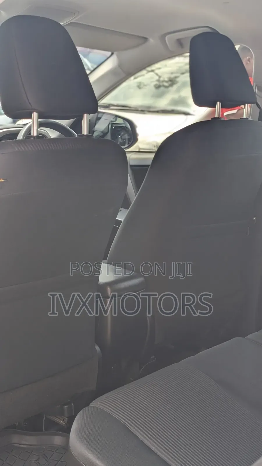 Toyota RAV4 LE 4dr SUV AWD (2.5L 4cyl 6A) 2015 Off white