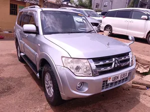 Mitsubishi Pajero V80 3.0 VR-I 2014 Silver