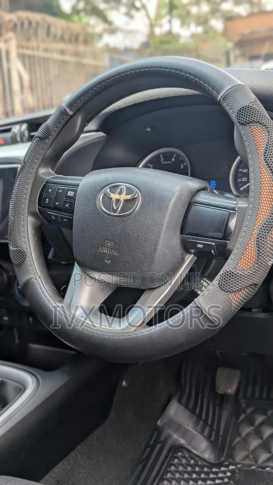 Toyota Hilux SR 2015 Silver