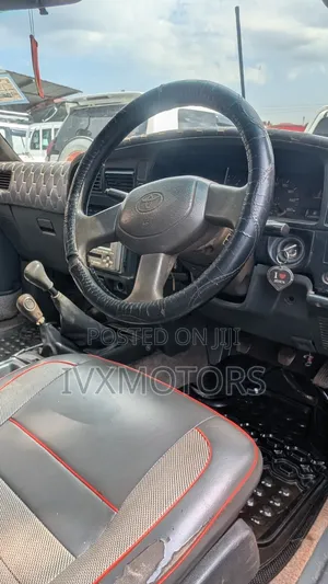 Toyota Hilux 1992 Maroon