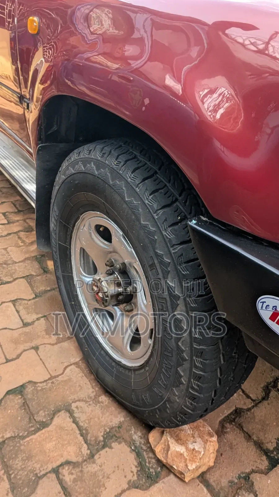 Toyota Hilux 1992 Maroon