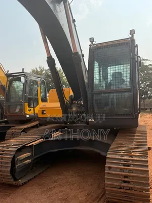 Hyundai 215L Excavator