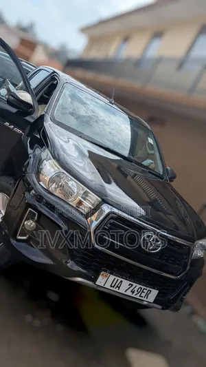 Toyota Hilux Revo Double Cab Deisel 2.4 AWD 2018 Black