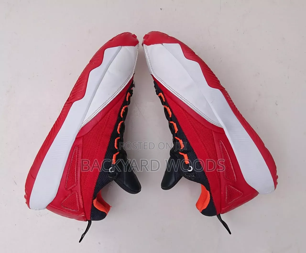 Adidas Dame Lillard
Size 43. 5eur/9uk/9.5us Available
Halla 
