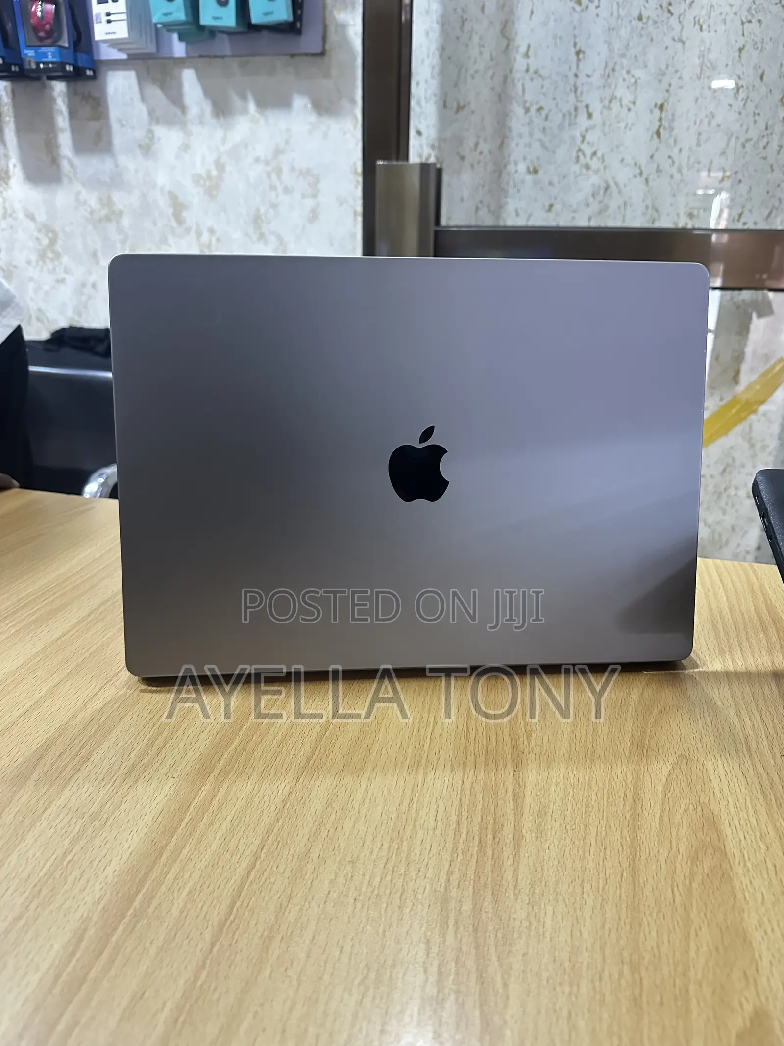 New Laptop Apple MacBook Pro 2023 M2 Pro 16GB Apple M2 SSD 512GB