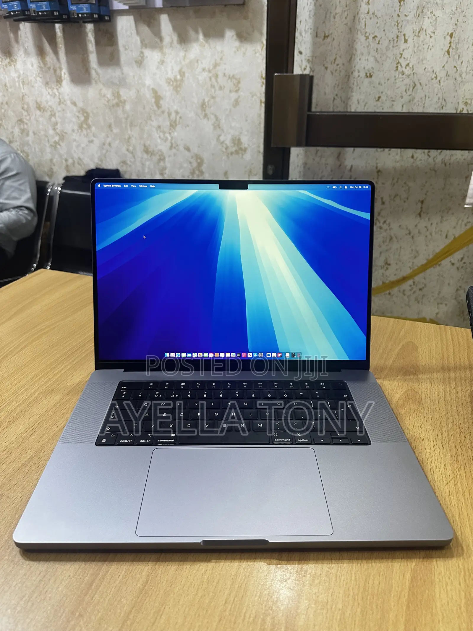 New Laptop Apple MacBook Pro 2023 M2 Pro 16GB Apple M2 SSD 512GB