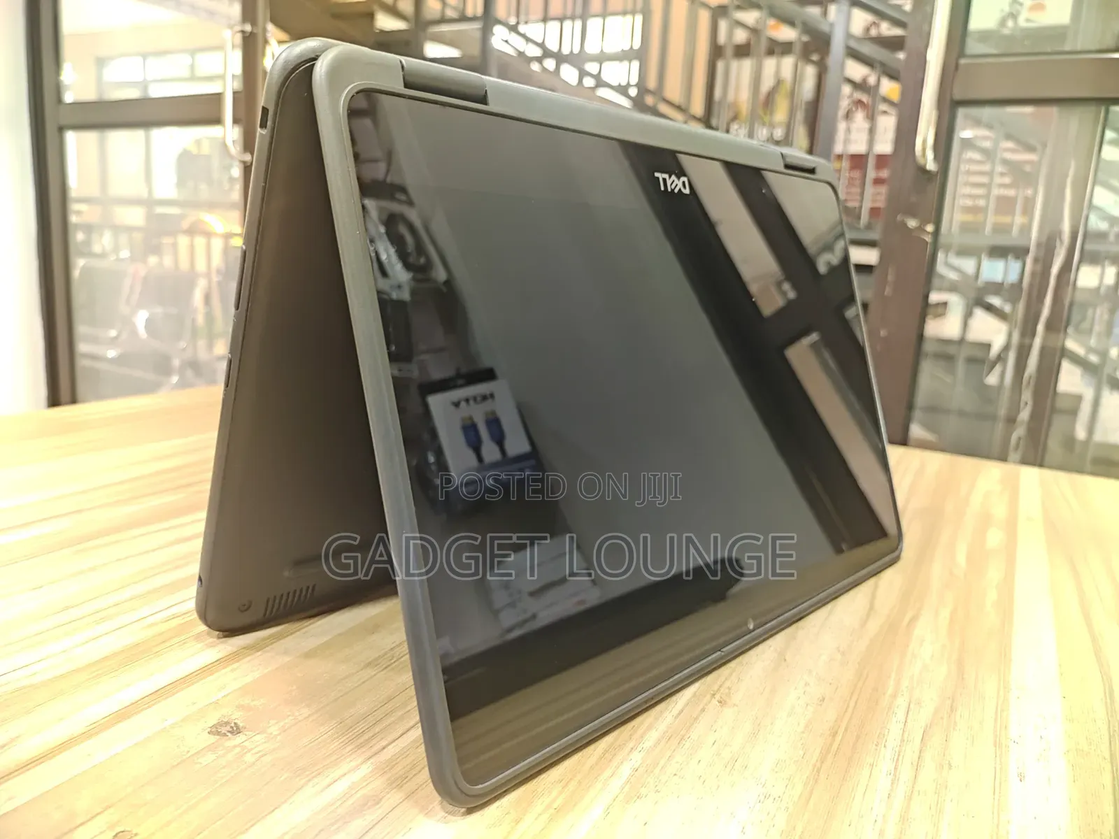Laptop Dell Latitude 3190 2-in-1 4GB Intel Pentium SSD 128GB