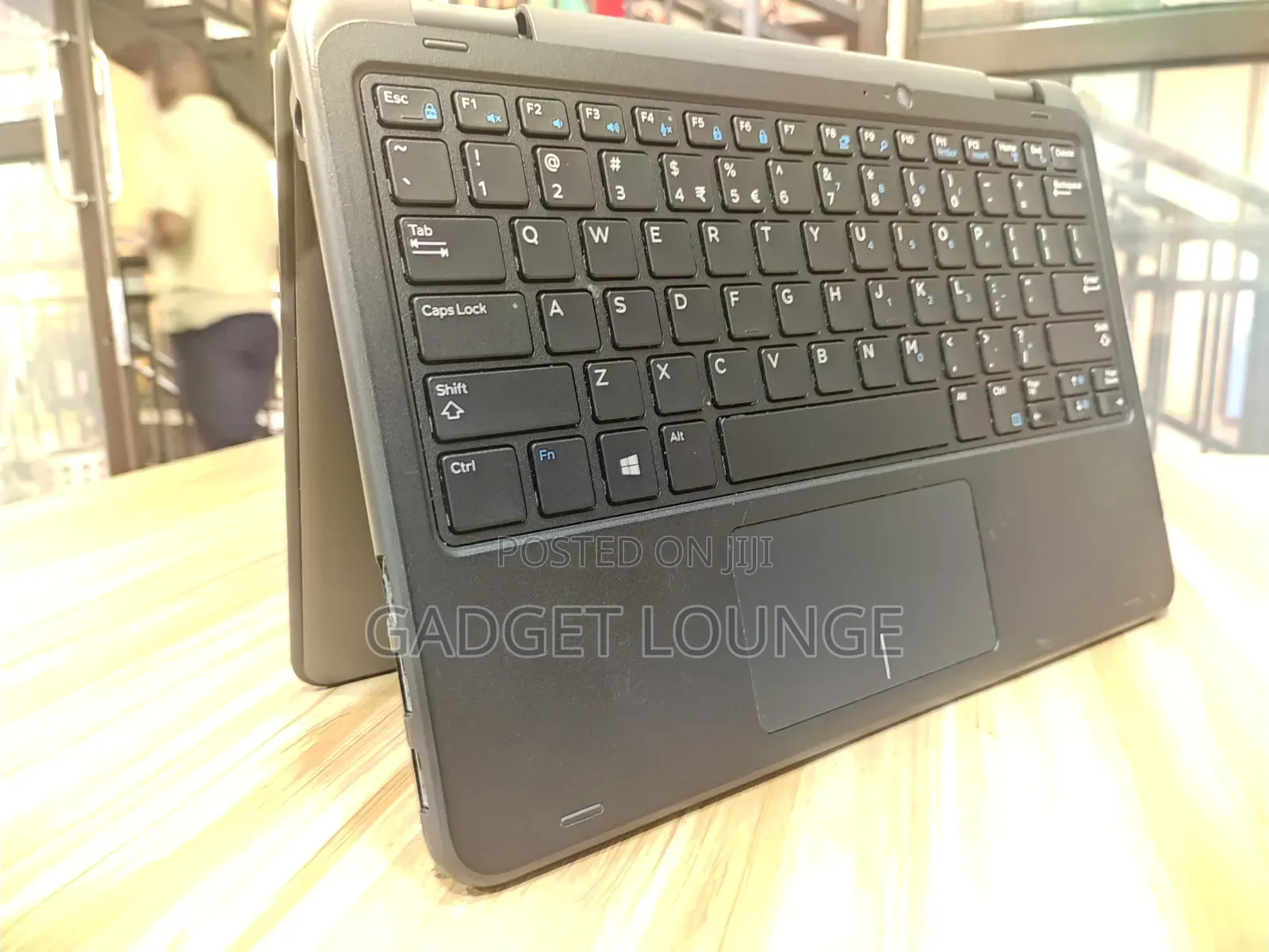 Laptop Dell Latitude 3190 2-in-1 4GB Intel Pentium SSD 128GB