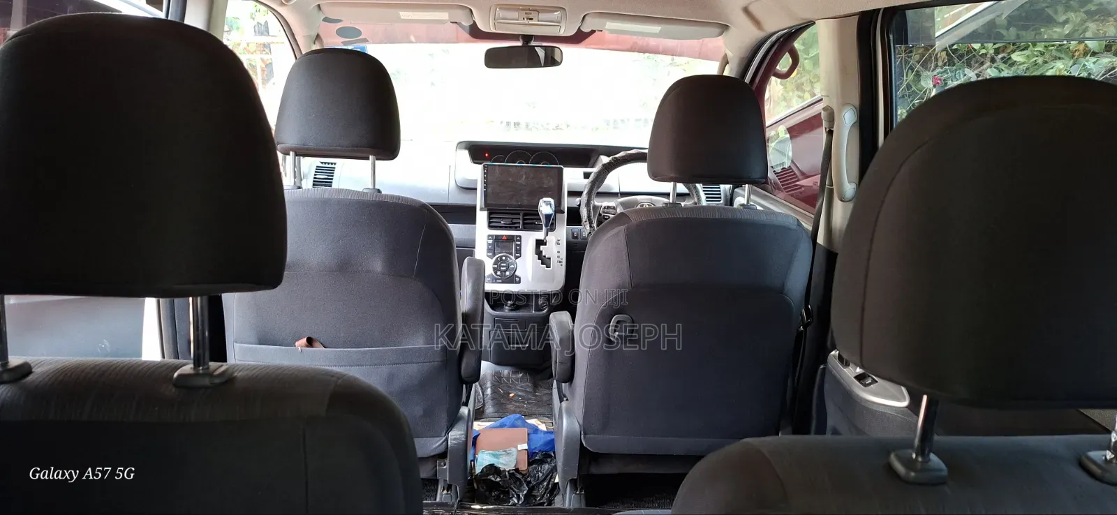 Toyota Noah 2010 White