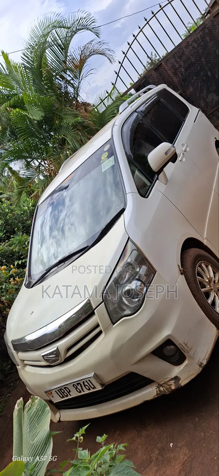 Toyota Noah 2010 White