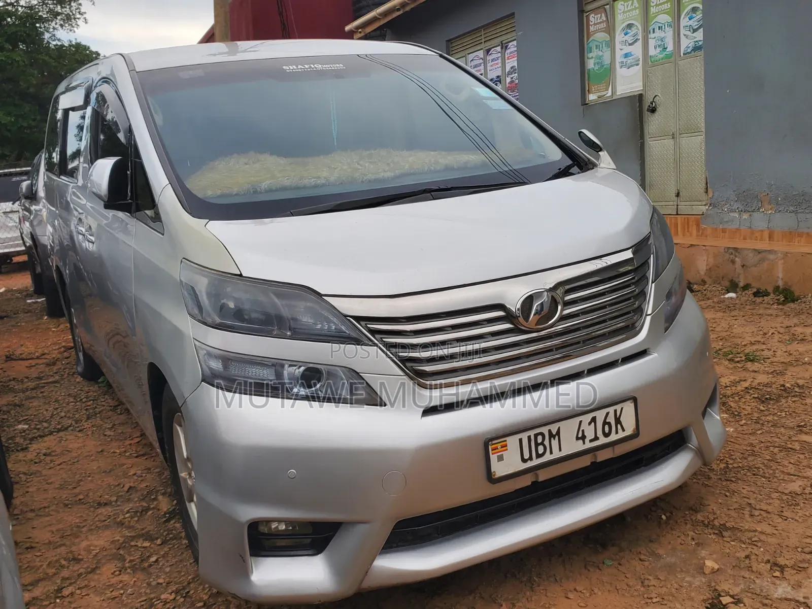 Toyota Vellfire 2010 Silver