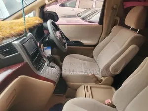 Toyota Vellfire 2010 Silver