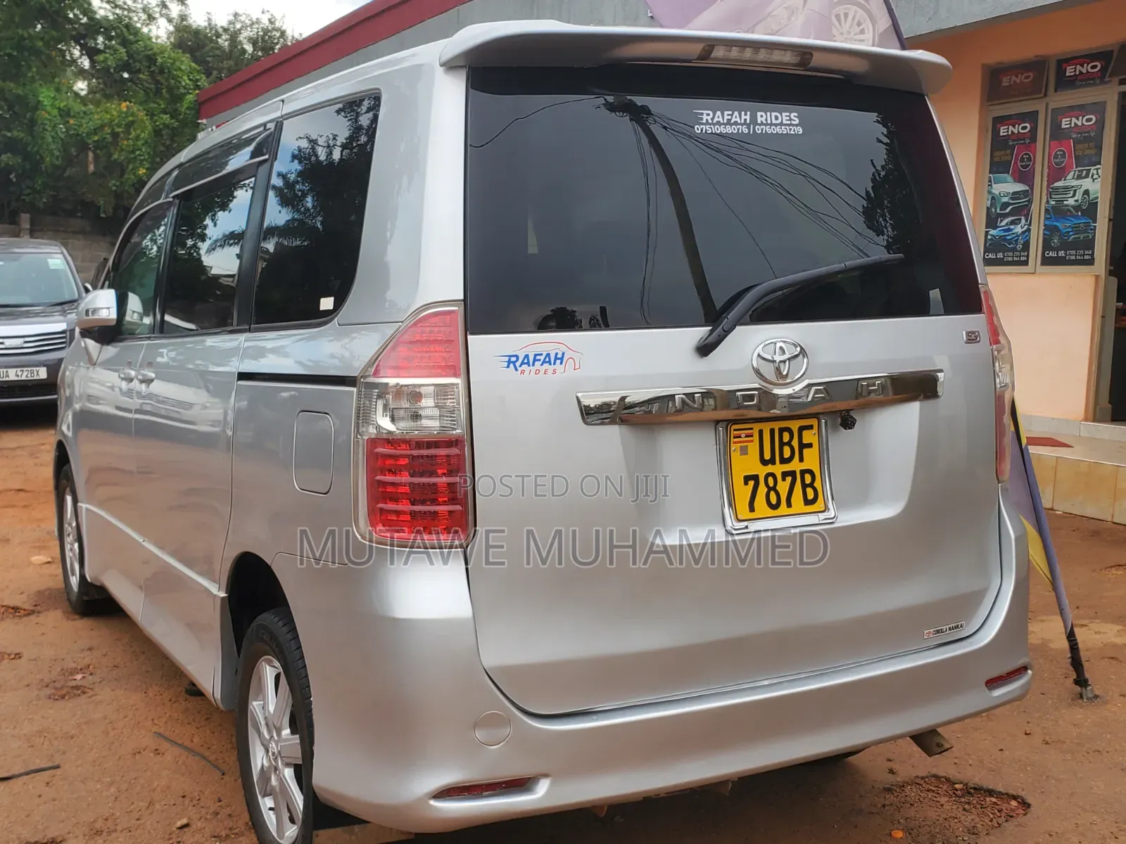 Toyota Noah 2010 Silver