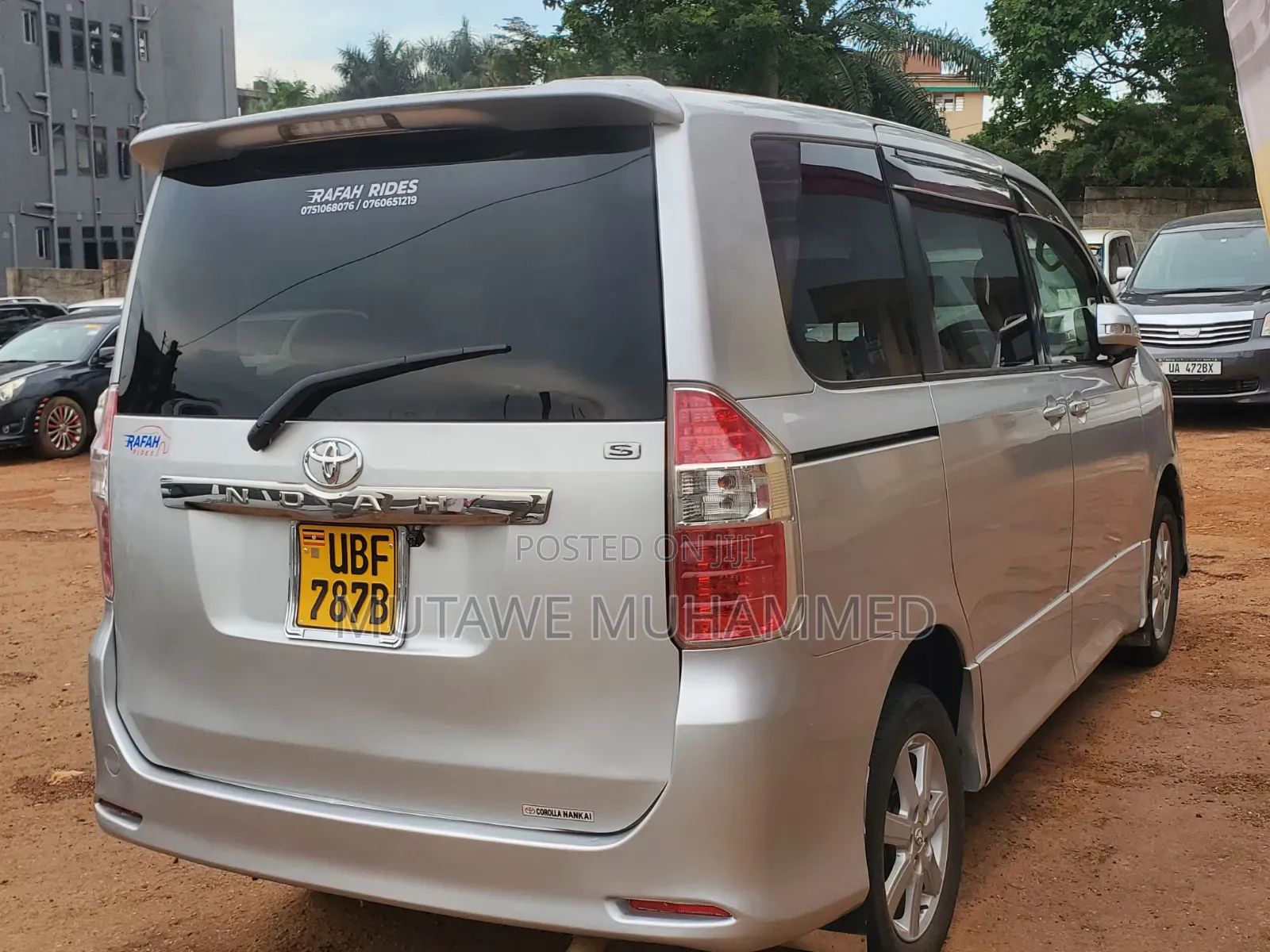 Toyota Noah 2010 Silver
