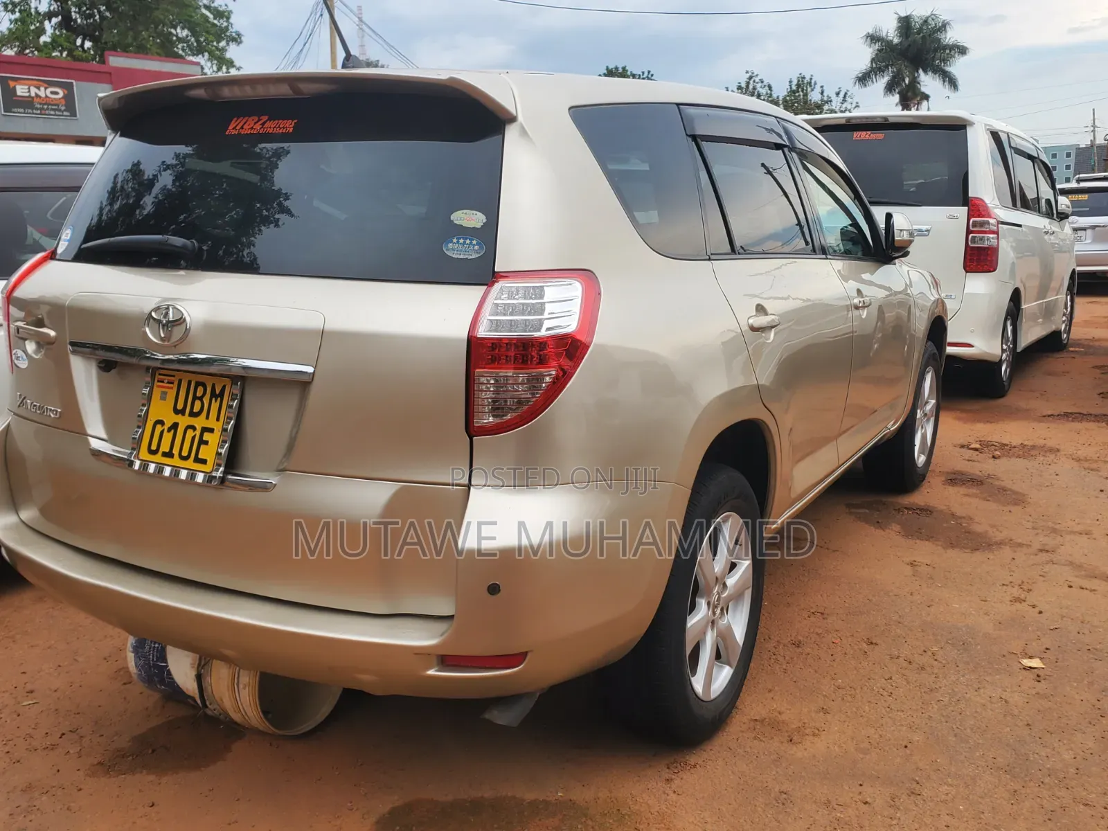Toyota Vanguard 2010 Gold