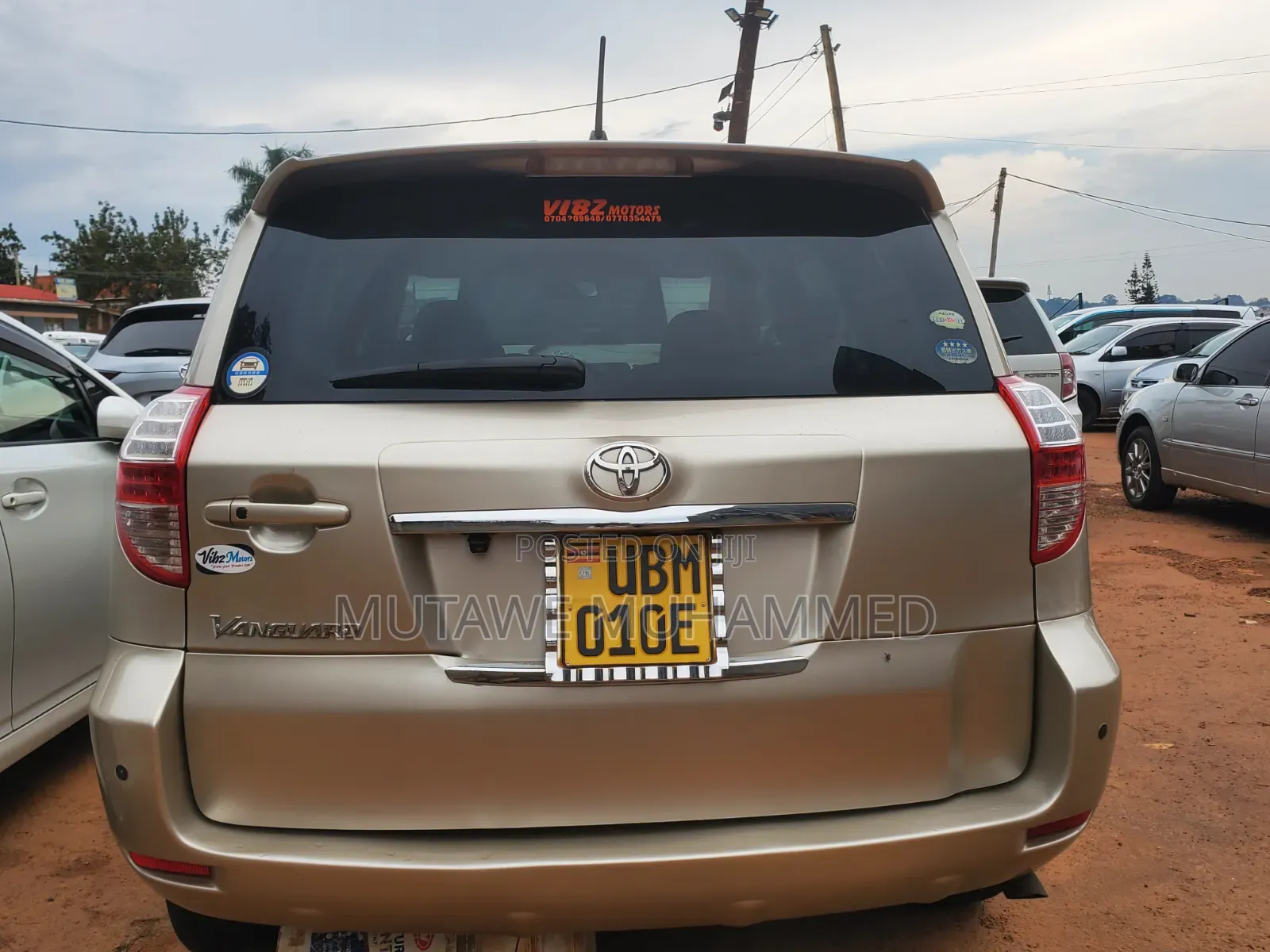Toyota Vanguard 2010 Gold