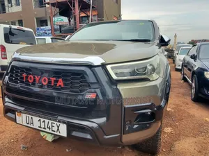 Toyota Hilux 2020 Gray