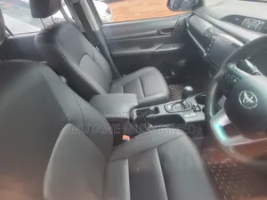 Toyota Hilux 2020 Gray