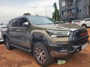 Toyota Hilux 2020 Gray