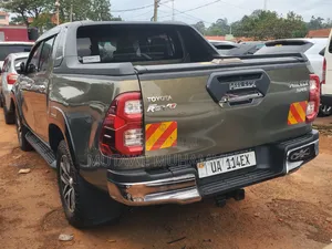 Toyota Hilux 2020 Gray