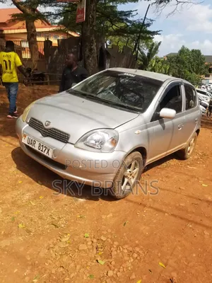 Toyota Vitz 1.0 FWD 3dr 2003 Silver