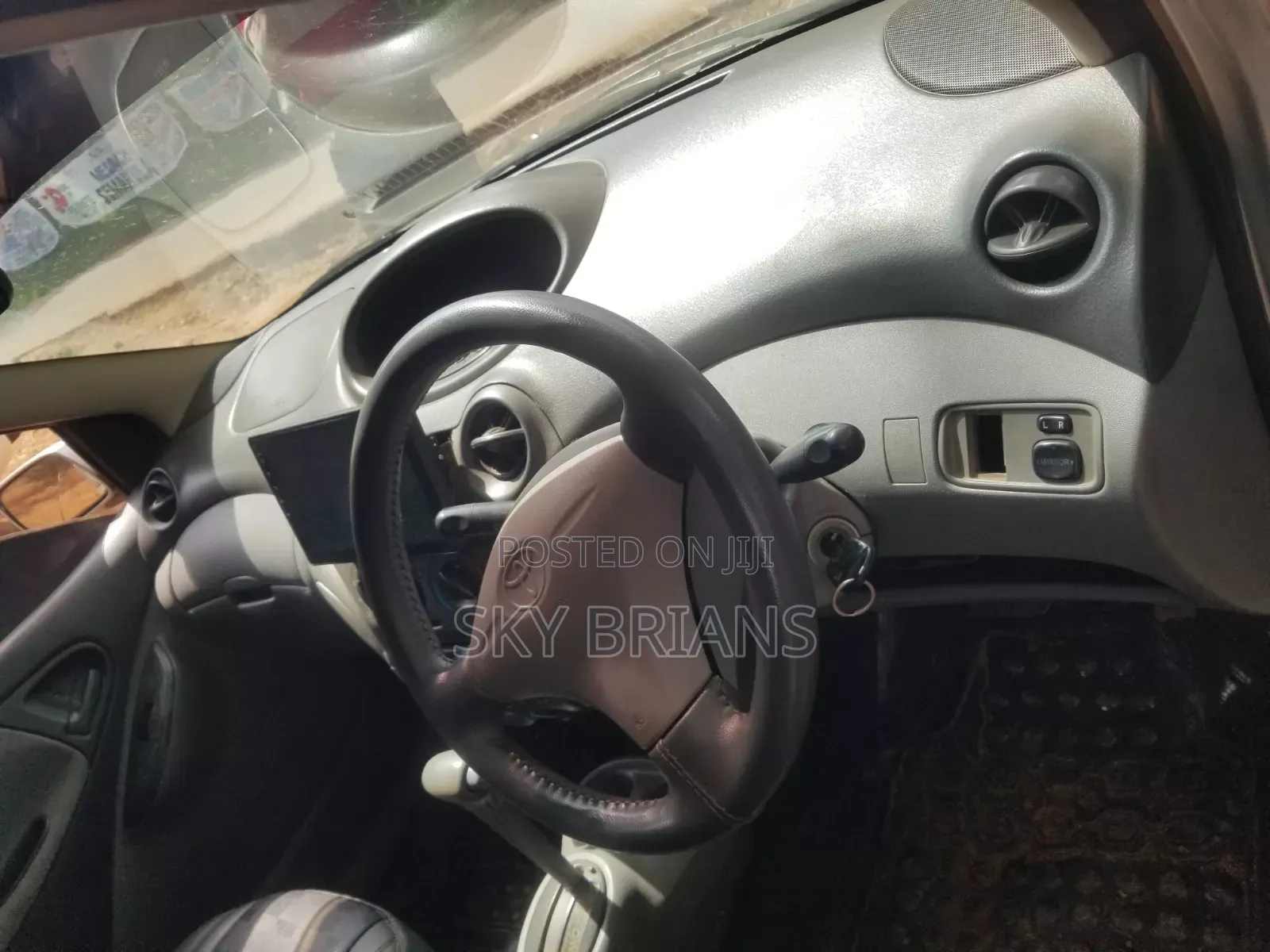 Toyota Vitz 1.0 FWD 3dr 2003 Silver