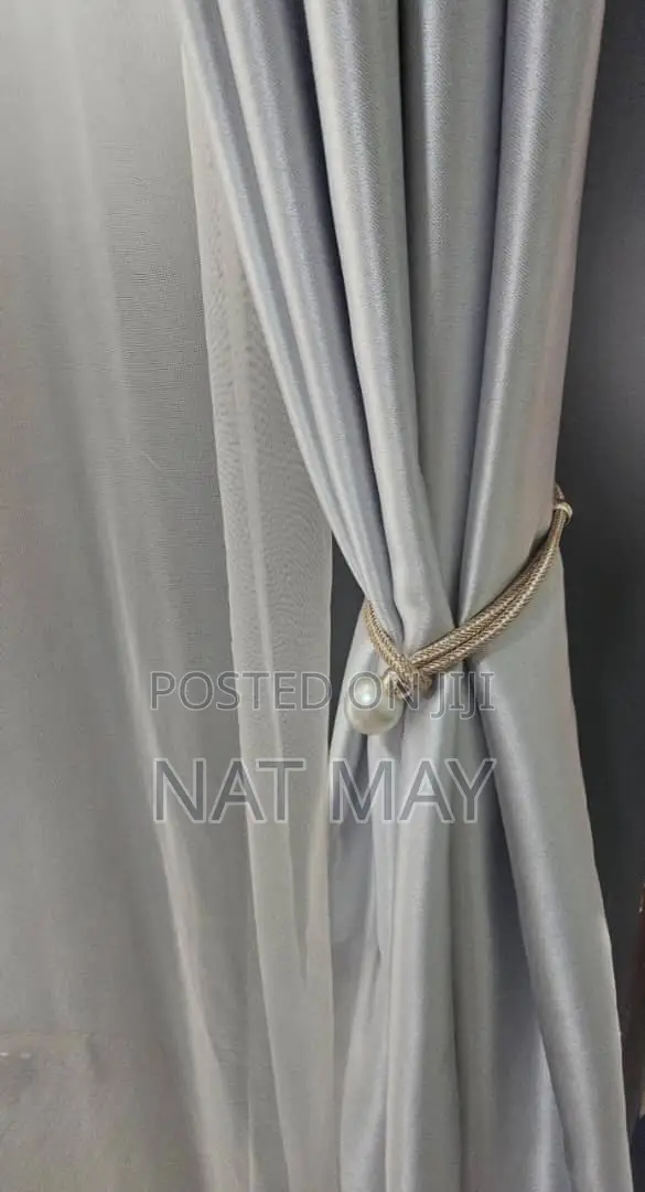 Set of 5 Curtains and 2 Nets