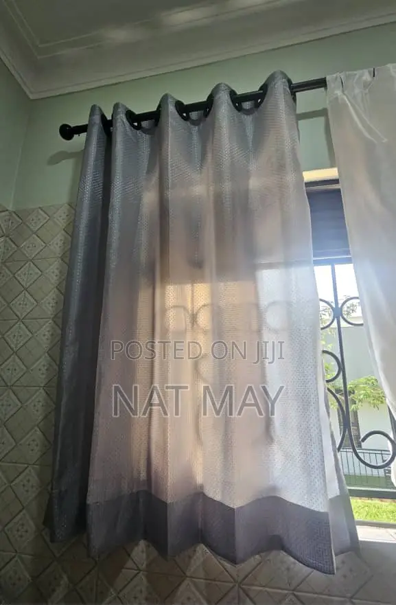 Set of 5 Curtains and 2 Nets