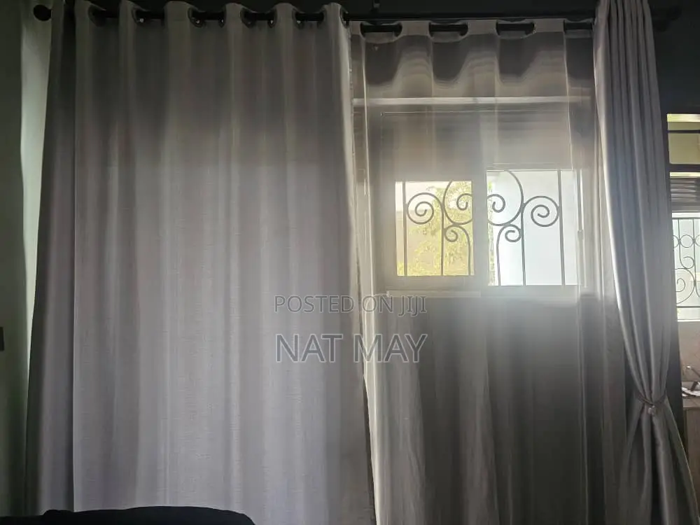 Set of 5 Curtains and 2 Nets
