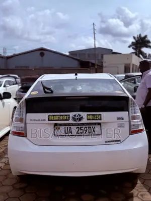 Toyota Prius 2011 White