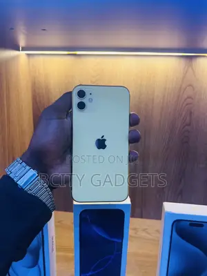 Apple iPhone 11 64 GB Yellow